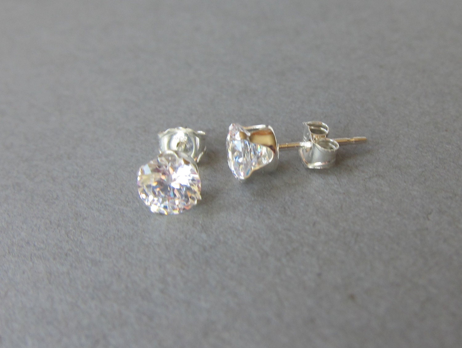 Sterling Silver 5mm Cubic Zirconia Stud Earrings fake Diamond