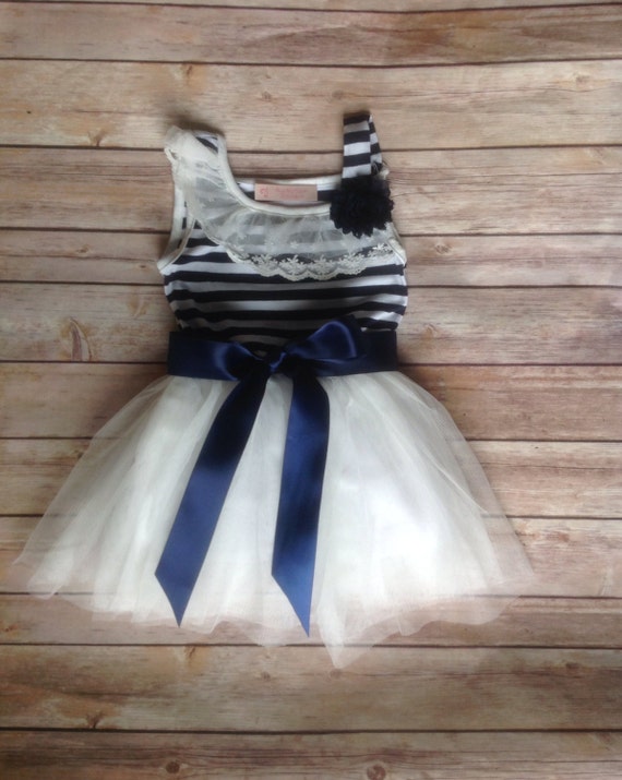 After we find it: Snowflake Tutu Dress is rated out of 5 by 9. Rated 5 out of 5 by Yessy09 from Beautiful dress I don’t normally buy dresses with tutu, but decided to give it a try, it looks beautiful and my daughter loves it.
