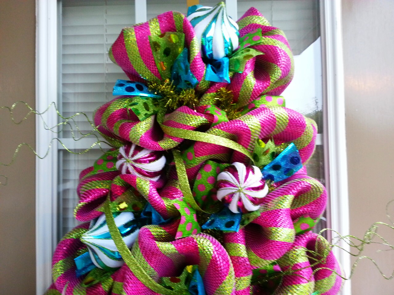 Deco Mesh Christmas Tree Shaped Door Wreath / Pink Turquoise