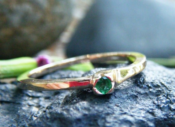 Emerald engagement rings conflict free