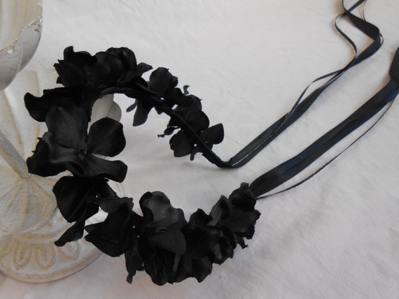 il_570xN.532569563_meix.jpg black flower etsy  crown