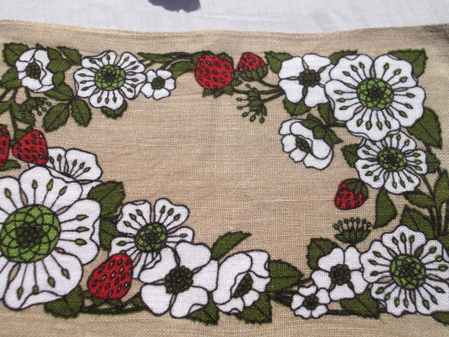 Four vintage Irish linen tablemats.Screen printed by MusesVintage