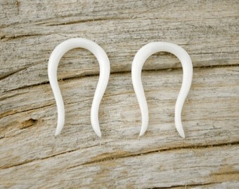 Ear Plugs Earrings 16g 14g 12g White Bone Hooks Gauges Expanders - GA005 B G1