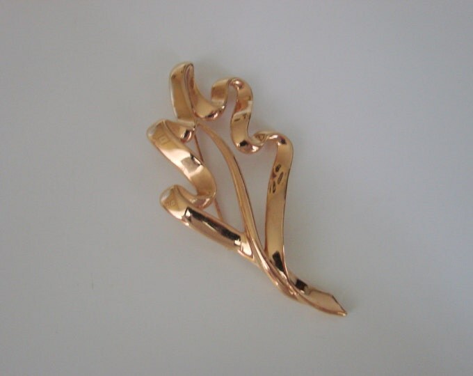 TRIFARI Goldtone Brooch / Leaf Motif / Designer Signed / Very Large / Vintage Jewelry / Jewellery