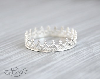 Crown ring, Princess ring, Tiara ring, Stacking Ring, Bridesmaid gift