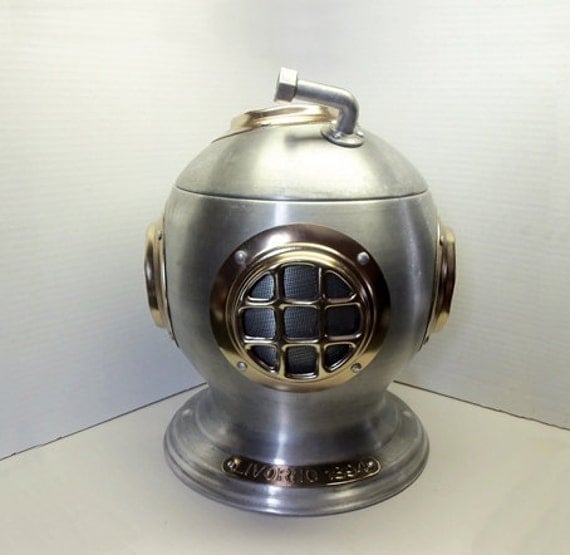T & S Brass >> Vintage Scuba Diving Helmet Ice Bucket Livorno 1894 Aluminum T & S Brass >> Vintage Scuba Diving Helmet Ice Bucket Livorno 1894 Aluminum
