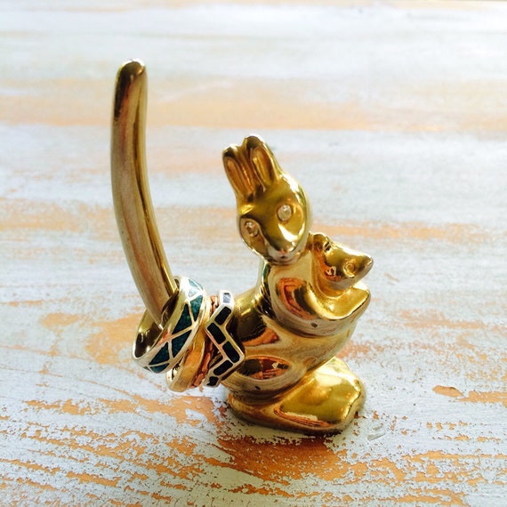 Antique Brass Kangaroo Ring Display // Jewelry by ShopKingDude