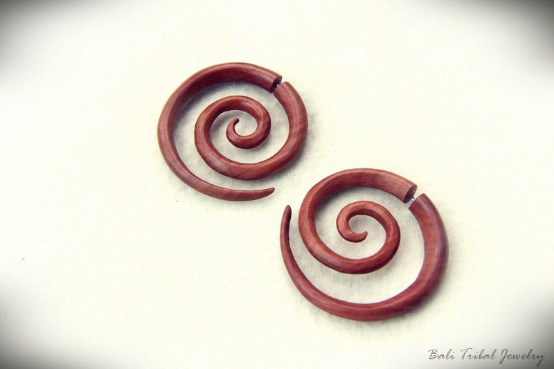 wood plugs ear jewelry Fake Spiral Gauge Earrings | 800 x 533