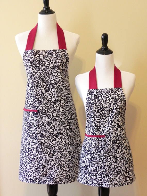 Mommy and Me Apron set Mother Daughter apron set Matching Apron Set Black and Red matching Aprons