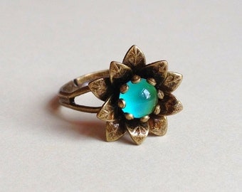 Flower Mood Ring Brass Adjustable Color Changing Liquid Crystal Cabochon Daisy Blossom