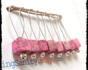 Snag Free Stitch Markers Large Set of 8-- Pink Stone Cubes -- N53 -- For up to size US 17 (12.75mm) Knitting Needle