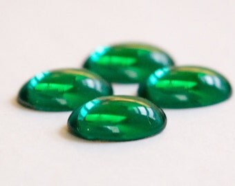 Vintage Emerald Green Glass Cabochons 14x10mm cab577V