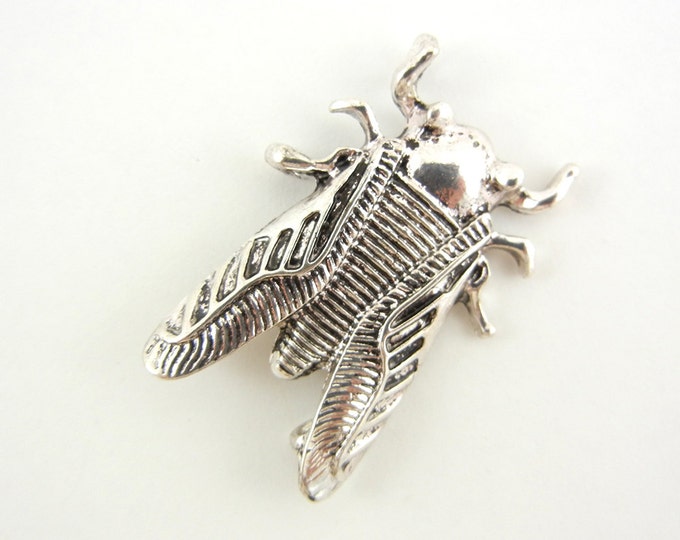 Triple Link Fly Charm Antique Silver-tone