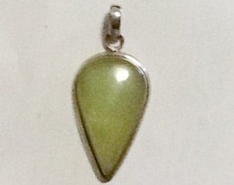 Beautiful sterling and moonstone pendant