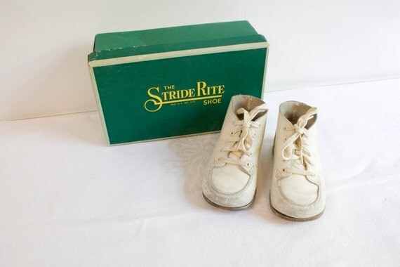 Vintage 1970s Baby Shoes - Stride Rite White Leather