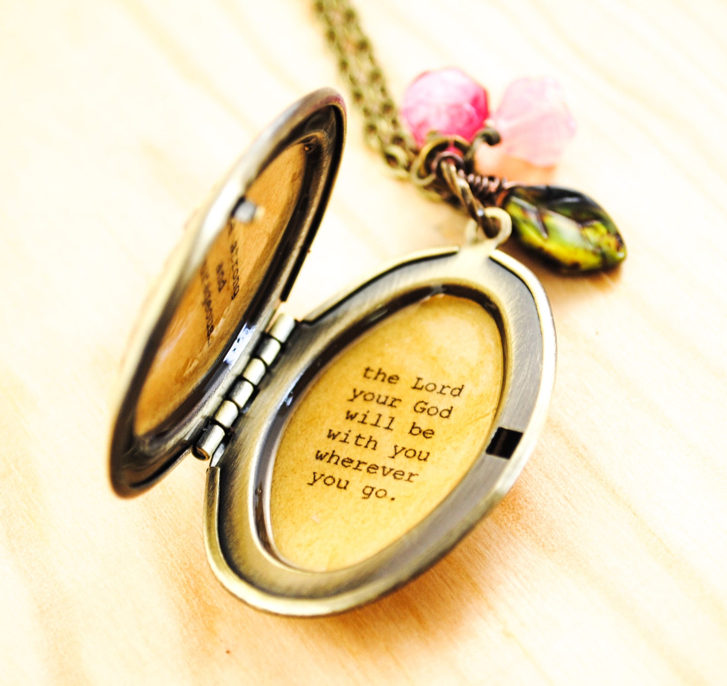 Women's Locket Quote Locket Faith Jewelry Be strong