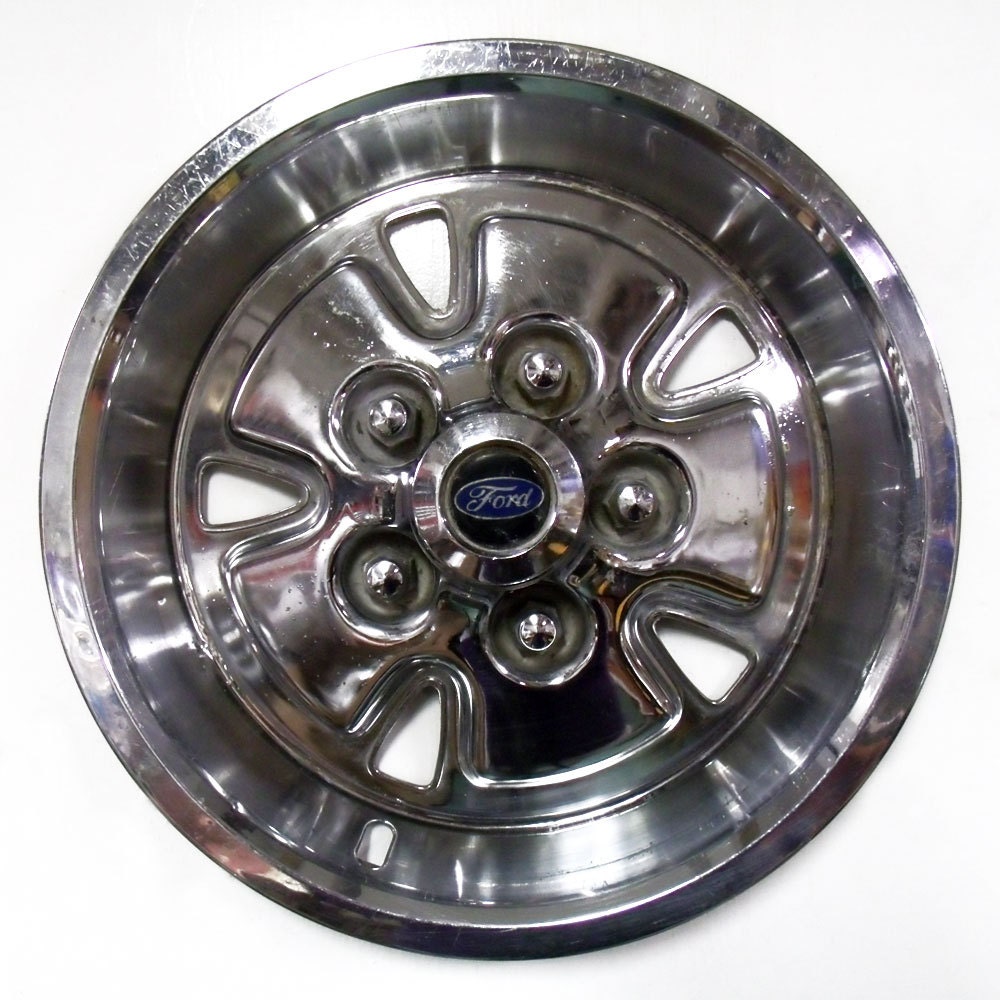 Vintage 1970's Ford Hubcap Hub Cap Wheel Cover Mustang