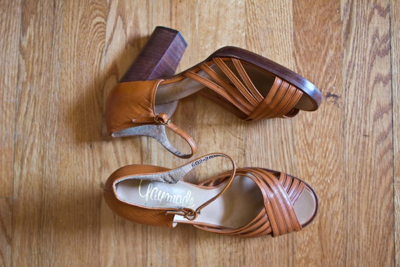 ... heeled sandals  vintage light brown peep toe JC Penney mary janes
