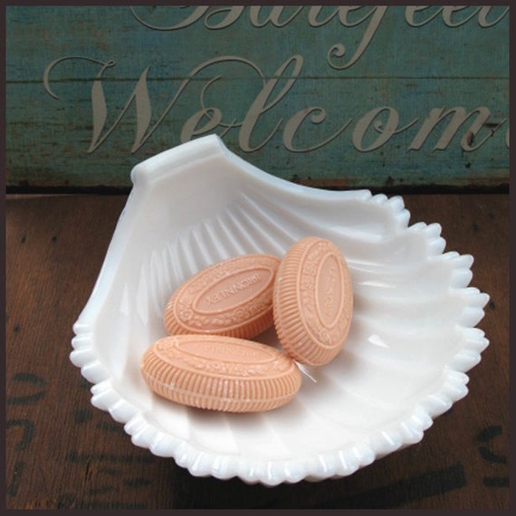 Vintage Westmoreland Milk Glass Soap Dish in Shell Design/Milk