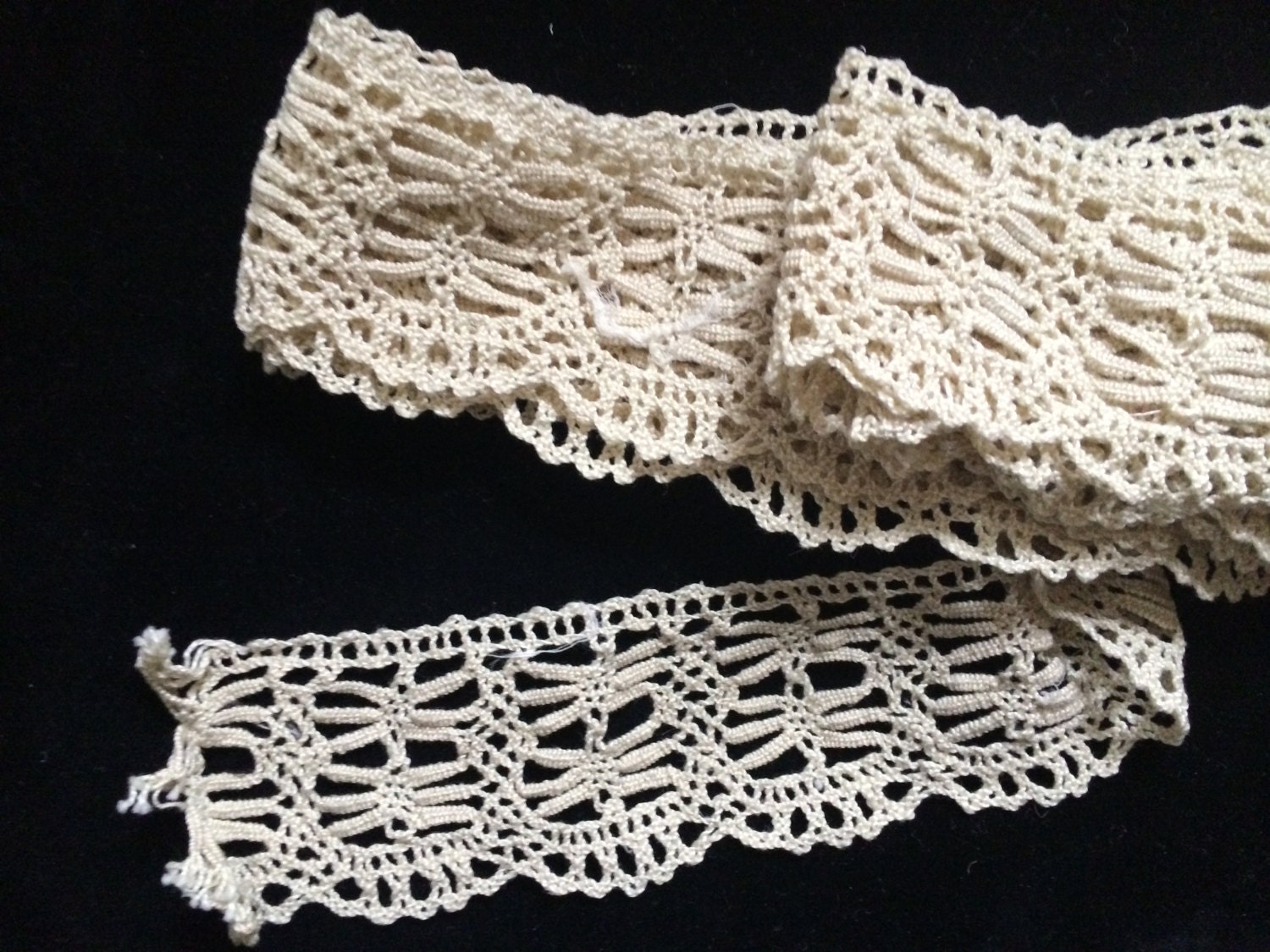 Vintage Ecru Linen Lace Trim by ShopOlga on Etsy