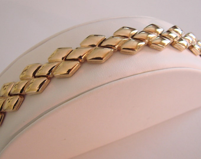 Classic Retro Goldtone Flexible Link Bracelet / Vintage Jewelry / Jewellery