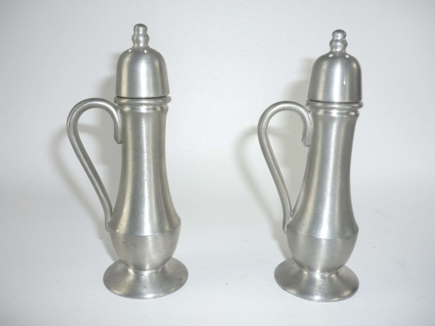Pewter Salt and Pepper Shakers Oneida Heirloom Vintage