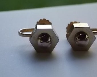 Vintage Gold Tone Screw Back Earrings