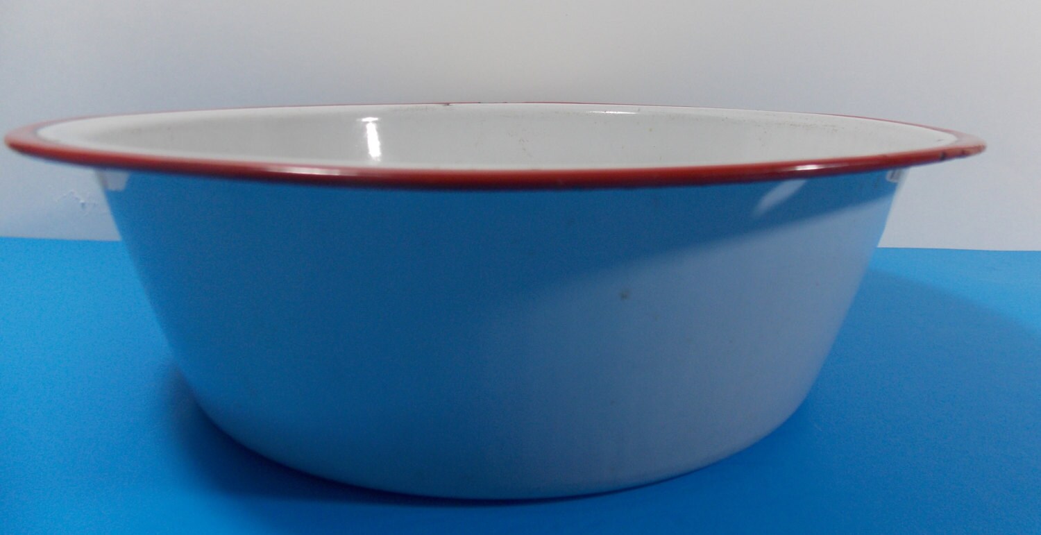 Enamel Dish Pan White with Red Rim