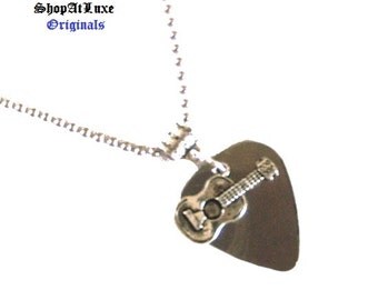 Steel Guitar Pick Necklace with New Style of Acoustic Guitar Dangle