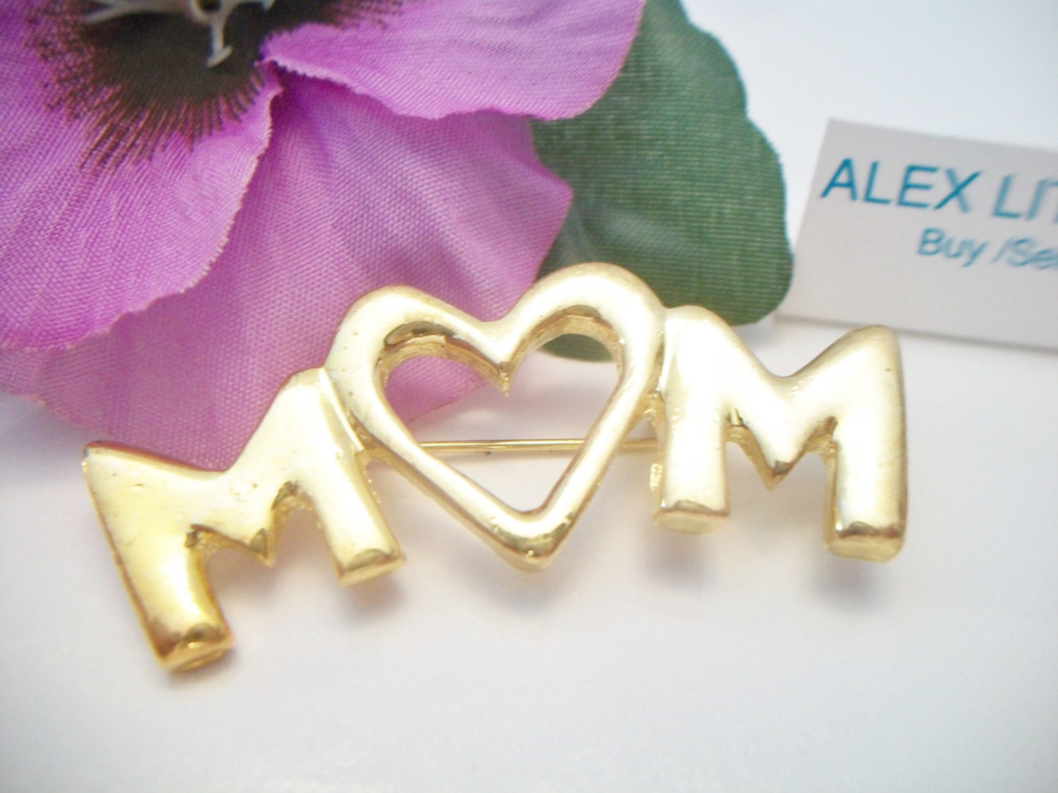 Mom Brooch Pin Heart Gold Tone Costume Jewelry Mothers Day