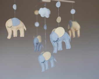 Artículos similares a Movil de cuna para bebe hecho a mano - Movil de