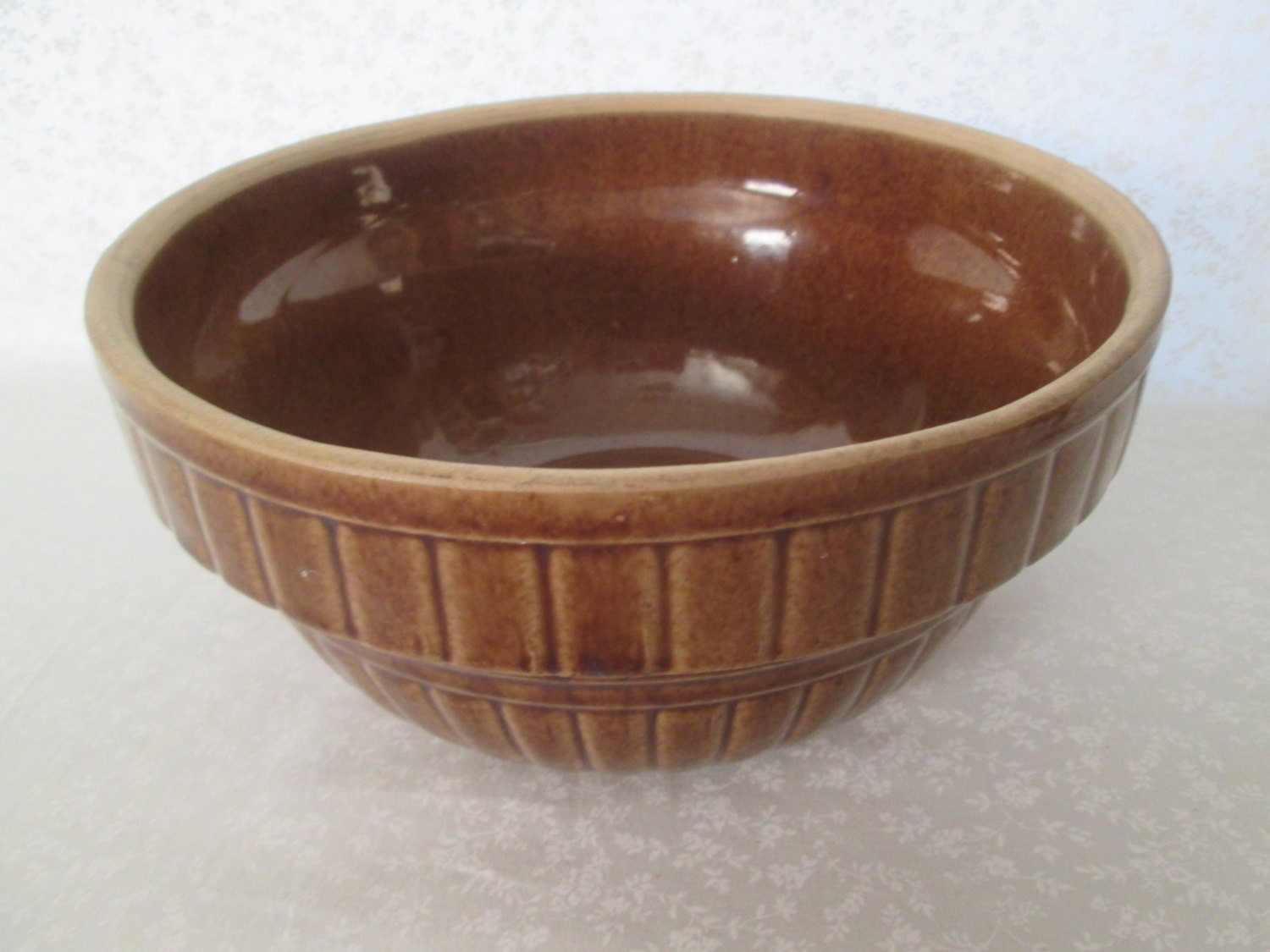 9-Inch USA Vintage Pottery Bowl Ribbed Design Large Crock