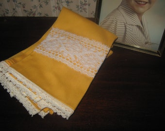 Vintage Tea Towels / Napkins / Goldenrod Mustard Yellow Retro Towels
