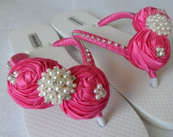 Items similar to Bridal Flip Flops / White Rolled Flowers Flip Flops ...