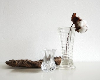 Two sweet vintage glass vases.