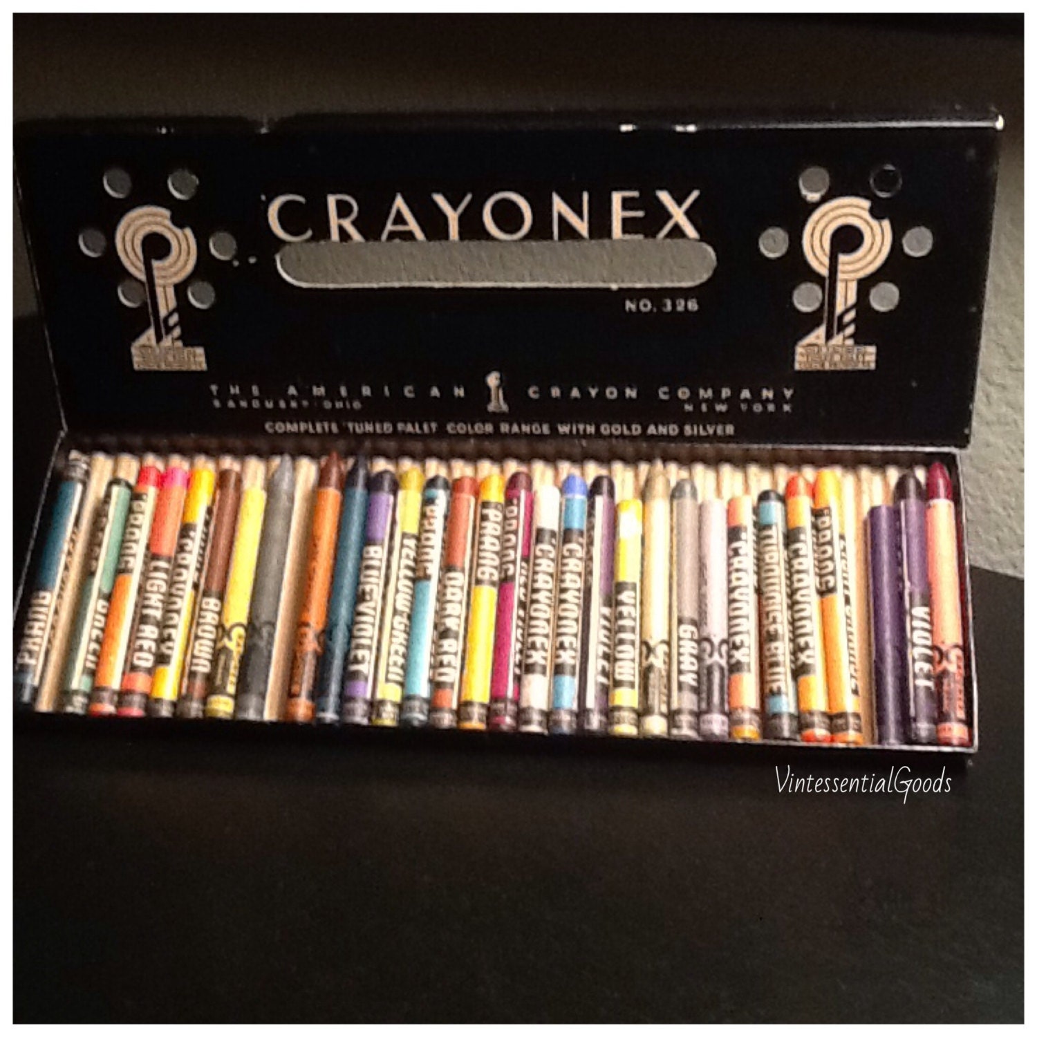 30 Vintage Prang Crayons / Crayonex No.326 / Rayonex / The