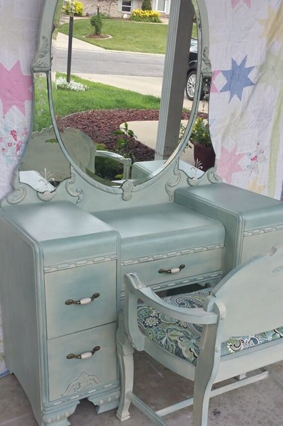 1940's Vintage Bassett Furniture Vanity with original