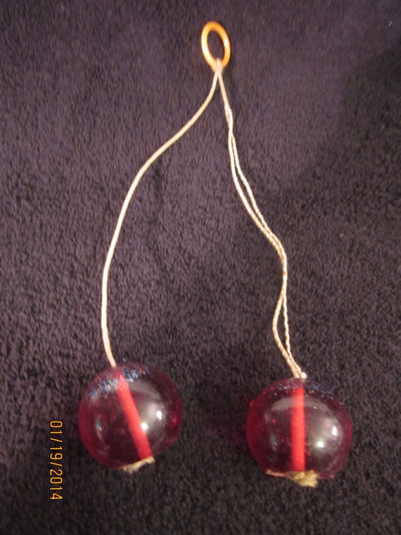 Vintage 1970's toy Clackers Klik Klak Popper Knockers