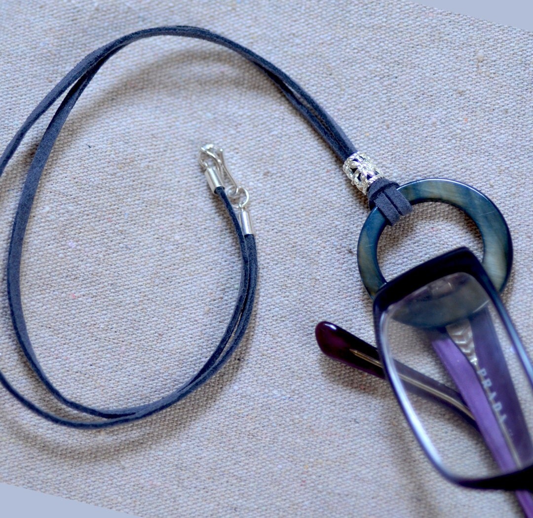 Eyeglasses Holder Necklace. Mother of Pearl by EyeglassHolder