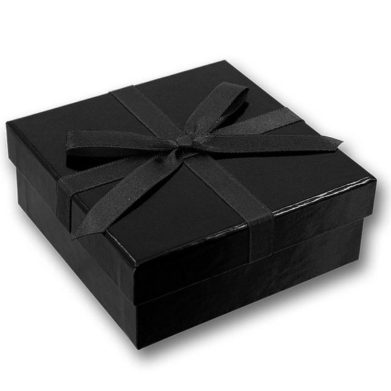 Complementary ELEGANT GIFT BOXES used to present your