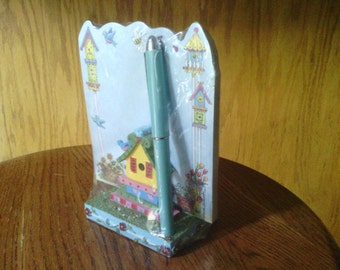 Bird House Figurine Stand with Note Pad and Pen, Havoc.