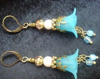 Vintage Inspired Blue Lucite Flower Earrings.