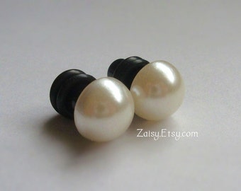 Pearl Plugs for Gauged Ears, Bridal Wedding Plugs, Professional Plugs, Choose your SIZE and COLOR, One pair (1)