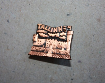 Vintage Pin - Old Tallinn view - Estonia - medieval architecture - Vintage Estonian Pin