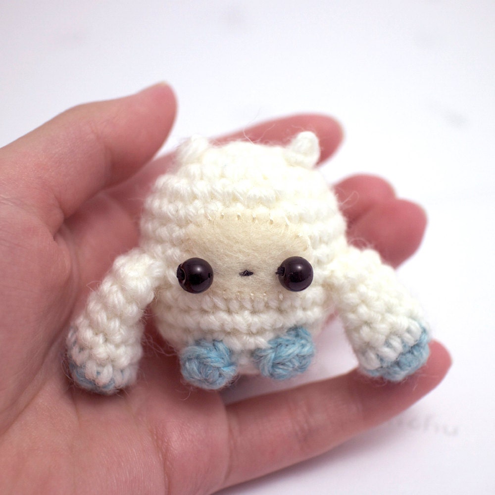 crochet plush yeti ornament white amigurumi doll