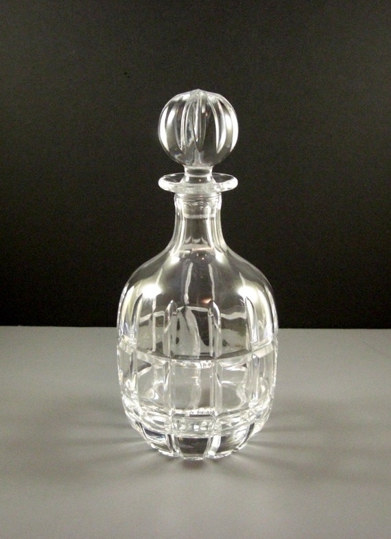 Fine Cut Glass Crystal Liquor Decanter / Cross Cut Pattern