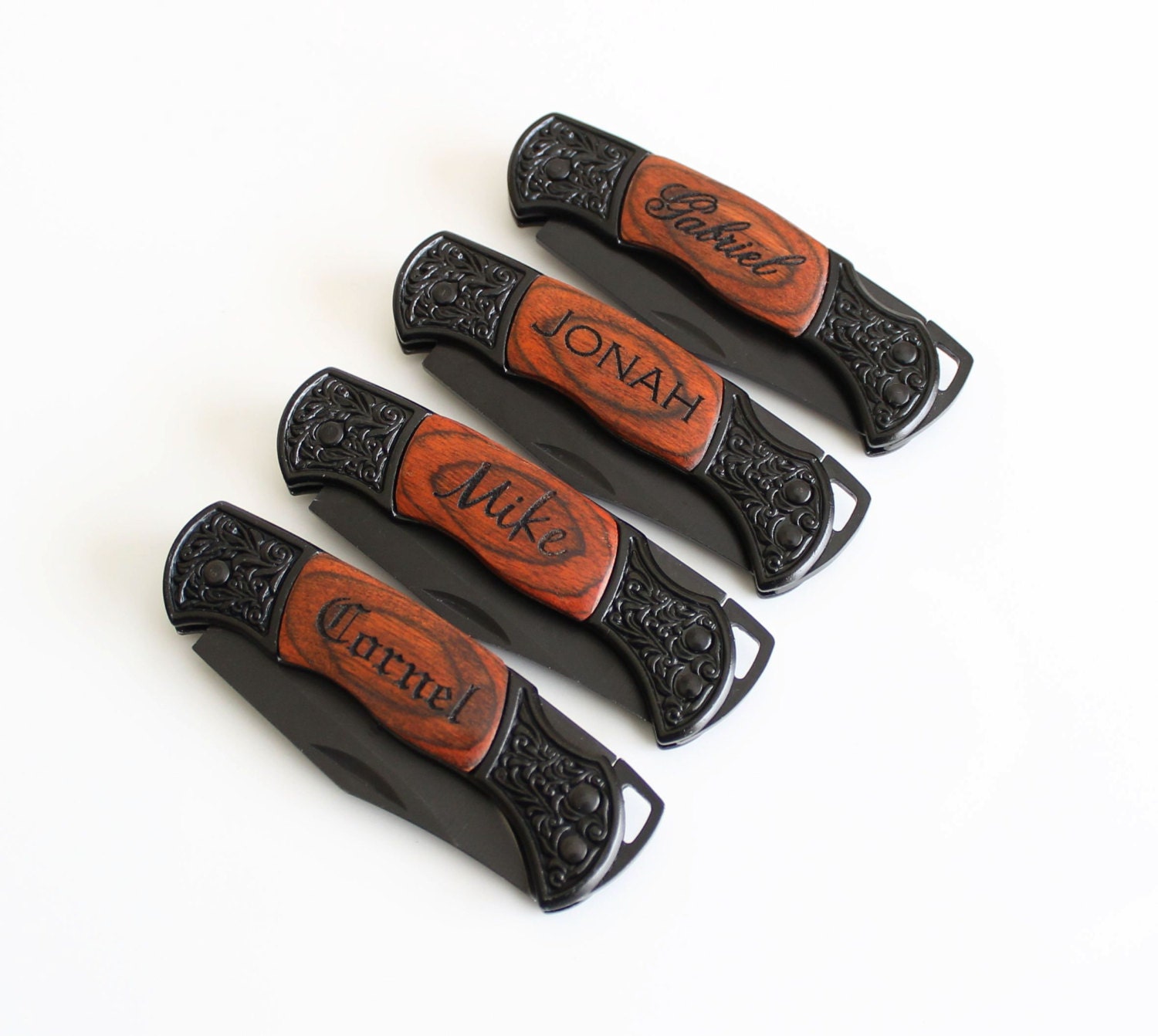 Set of 4 Personalized Groomsmen gifts Engraved Pocket Knife