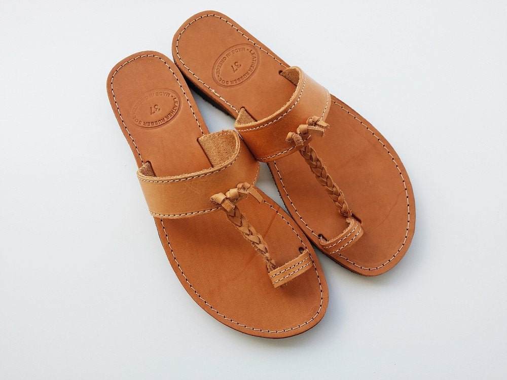 toe ring flat sandals