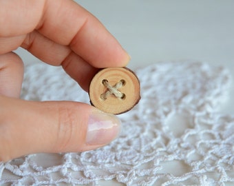 Wooden button round brooch pin with natural linen cord, antique bronze base pin, natural wood slice jewelry, eco friendly jewellery