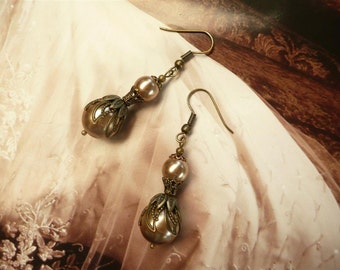 Chocolate Pearl Earrings Swarovski Drop Coffee Brass French Vintage Renaissance Dress Medieval Clothing drop Jewelry Jewellery MaChericomau